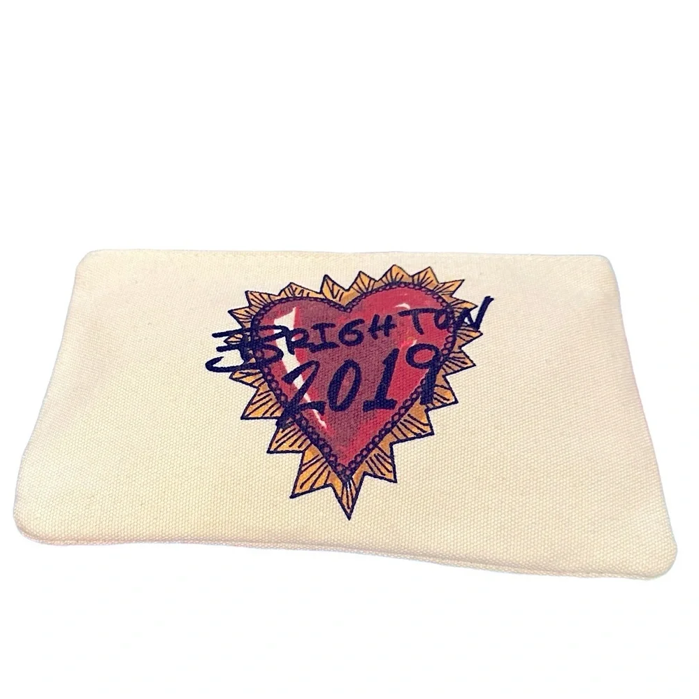 BRIGHTON CANVAS 2019 LOVE OF ART ZIP ART HEART SMALL STASH POUCH MAKEUP CASE